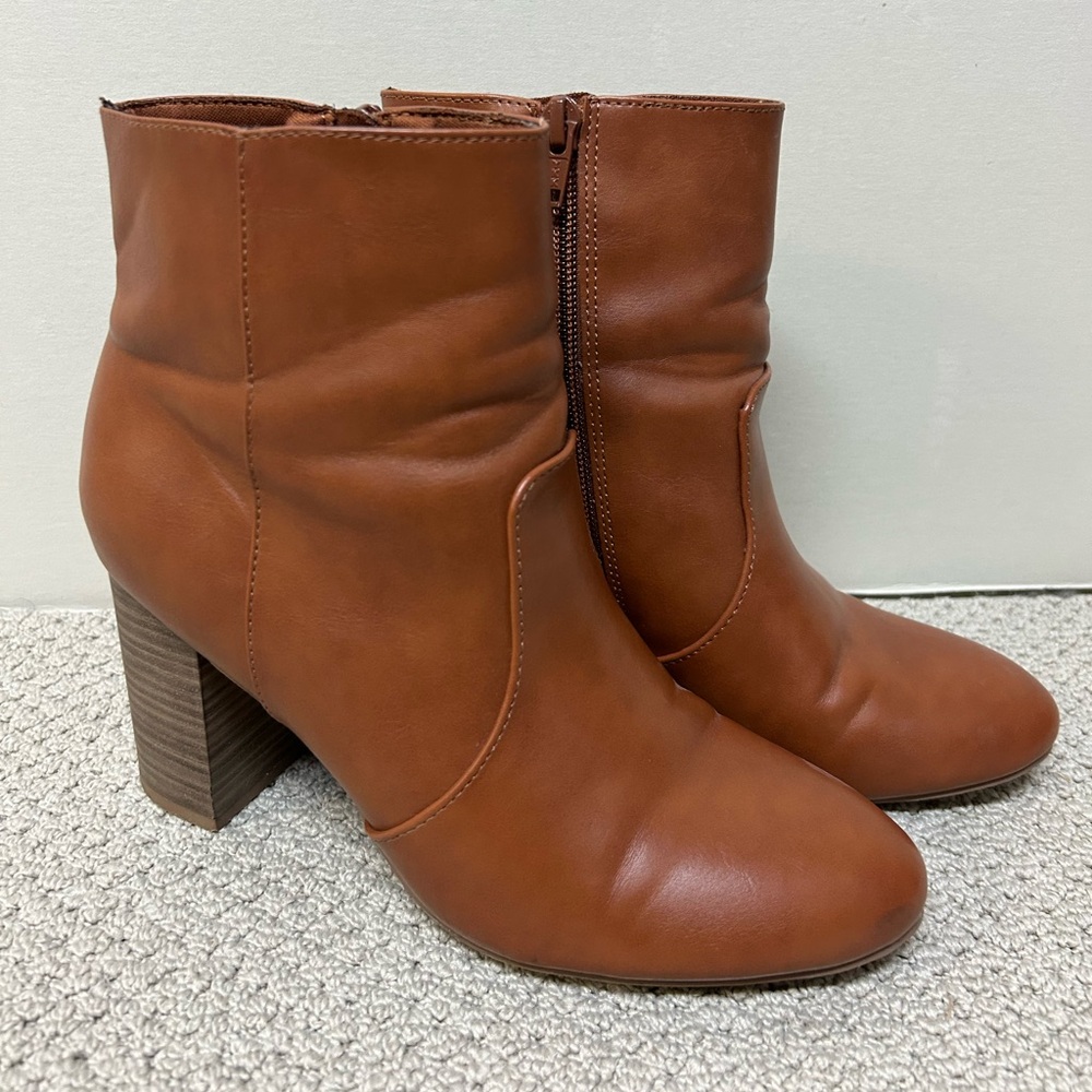 2/$30⚡️- BOOTS | Women’s Old Navy bootied size 7